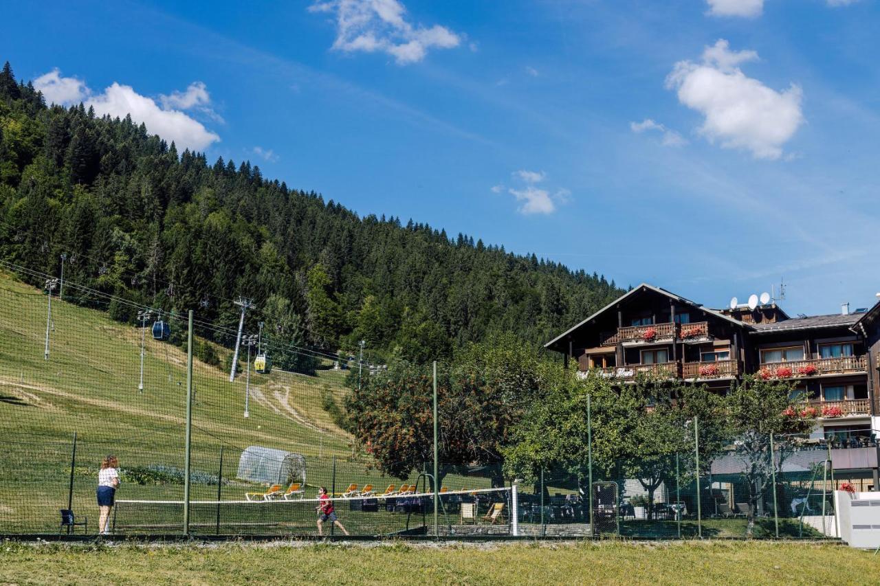 Hotel Champs Fleuris Morzine Exterior photo