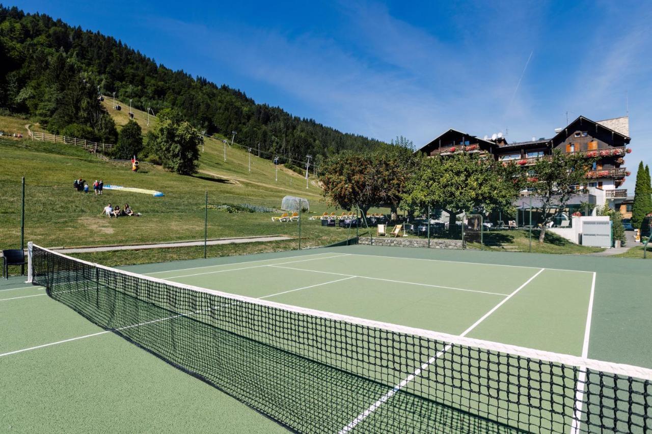 Hotel Champs Fleuris Morzine Exterior photo