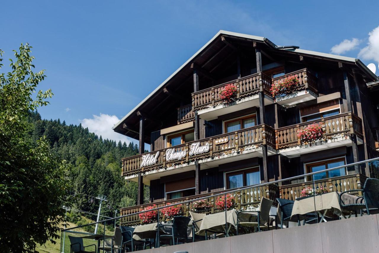 Hotel Champs Fleuris Morzine Exterior photo